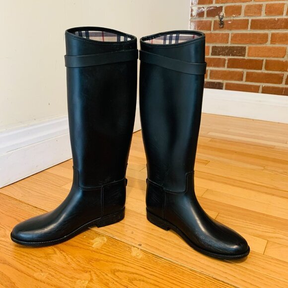 Burberry Tall Black Equestrian Style Rain Boot -- Size 39 US size 9 - Picture 12 of 15
